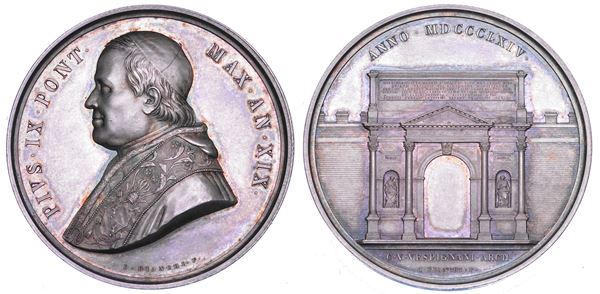 STATO PONTIFICIO. PIO IX (Giovanni Maria Mastai Ferretti), 1846-1878. Medaglia annuale in argento 1864/A. XIX. Restauro di Porta Pia edificata nel luogo dell'Antica Porta Nomentana.