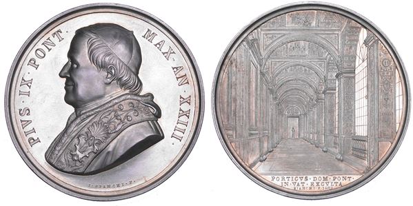 STATO PONTIFICIO. PIO IX (Giovanni Maria Mastai Ferretti), 1846-1878. Medaglia annuale in argento 1868/A. XXIII. Sistemazione della cosiddetta galleria Piana delle Logge di Raffaello detta Loggia Pia che conduce all'appartamento papale.