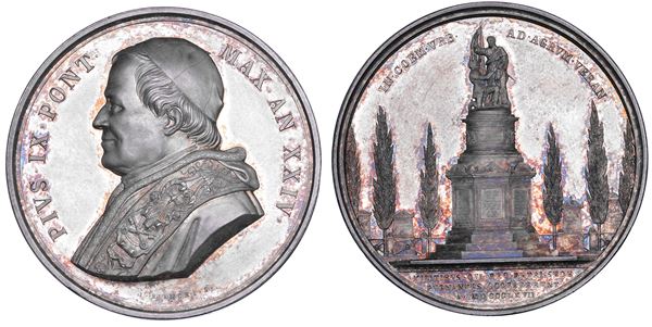 STATO PONTIFICIO. PIO IX (Giovanni Maria Mastai Ferretti), 1846-1878. Medaglia annuale in argento 1869/A. XXIV. Erezione del Monumento ai Caduti a Campo Verano in memoria dei combattenti caduti per la difesa dello Stato Pontificio di tutte le guerre.