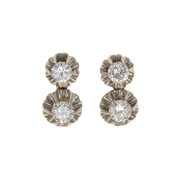 Orecchini con diamanti taglio brillante per ct 0.90 circa cadauno