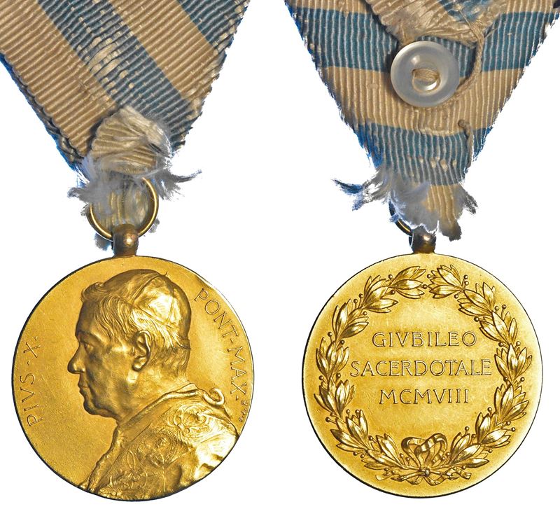 ROMA. PIO X (Giuseppe Melchiorre Sarto), 1903-1914. Onorificenza in oro 1908. 50° anniversario di sacerdozio.  - Auction Numismatics - Cambi Casa d'Aste
