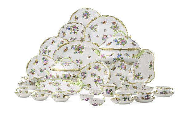 Servizio da Tavola “Queen Victoria” Ungheria, Manifattura Herend, XX secolo 