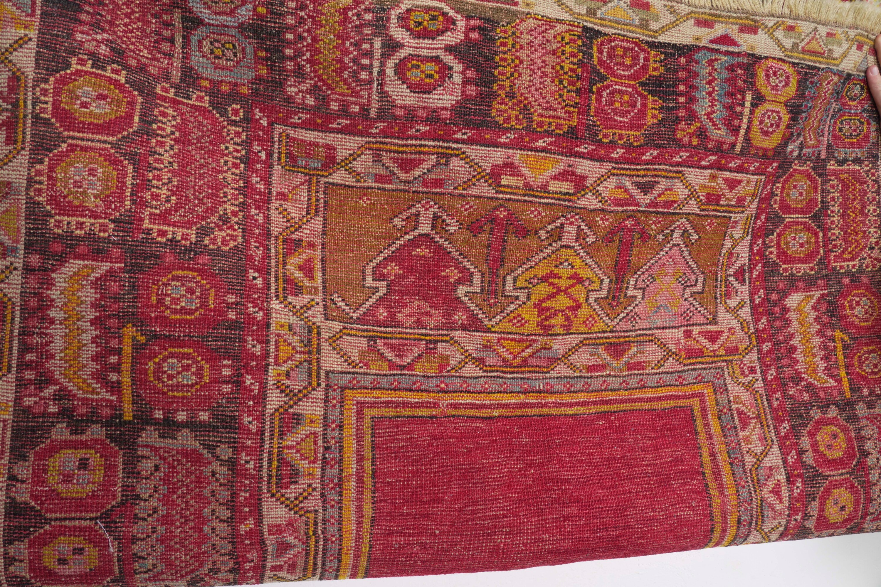 Tappeto Ghiordes, Anatolia, inizio XX secolo, cm 156 x 107