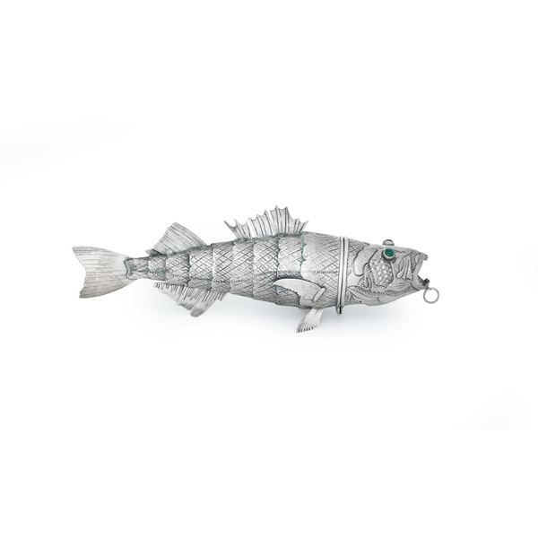 Pesce snodato. Argenteria del XX secolo, apparentemente privo di punzonatura