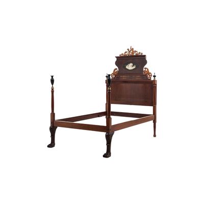 Letto in legno intagliato, quattro colonne tornite, XIX-XX secolo