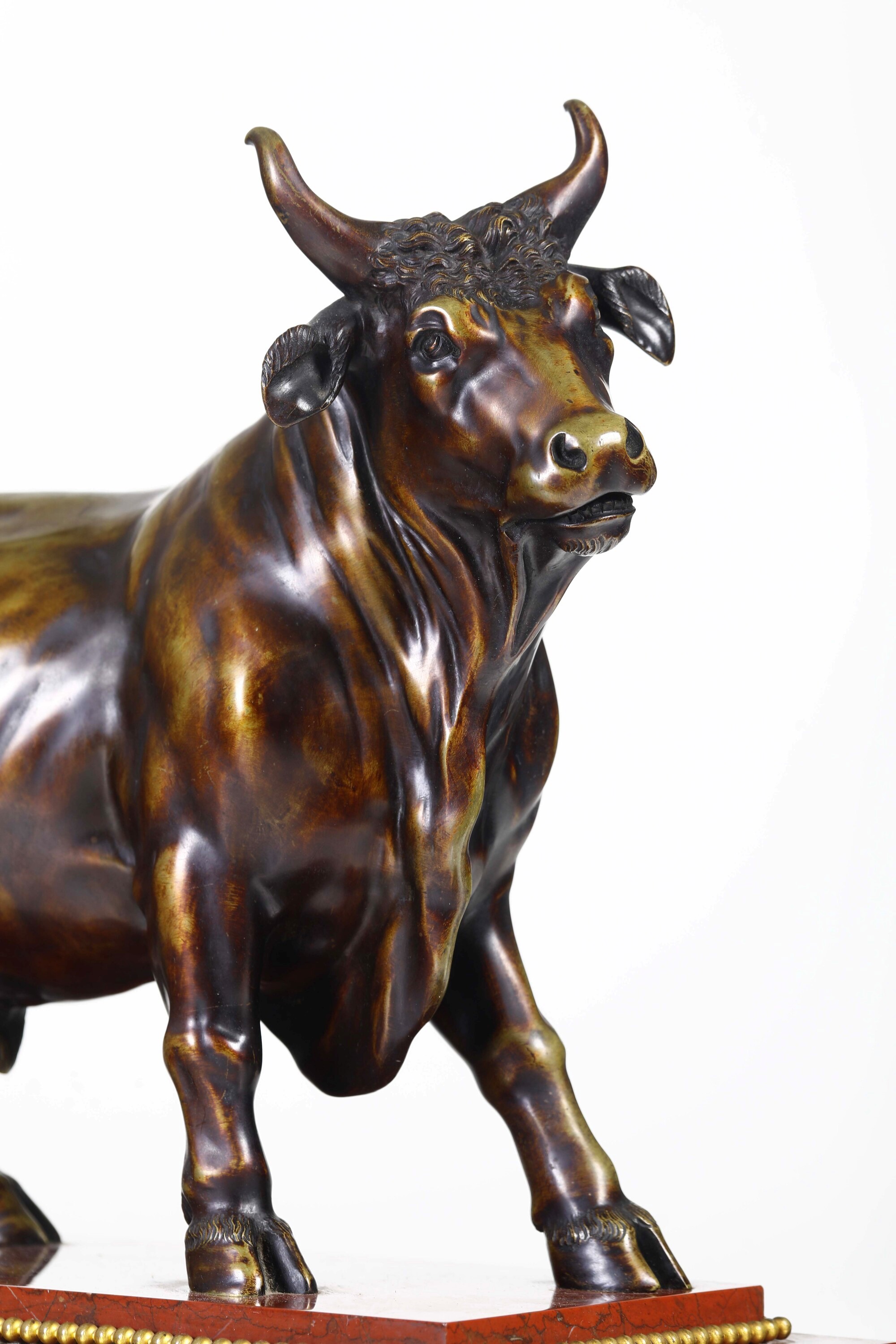 Jean Joseph St. Germain, Toro, bronzo fuso e patinato su base in marmo rosso