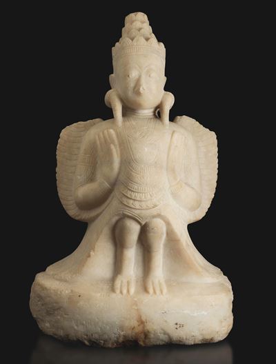 Buddha, Figura di Buddha incoronato con ali e piedi di volatile in marmo, Birmania, XIX secolo