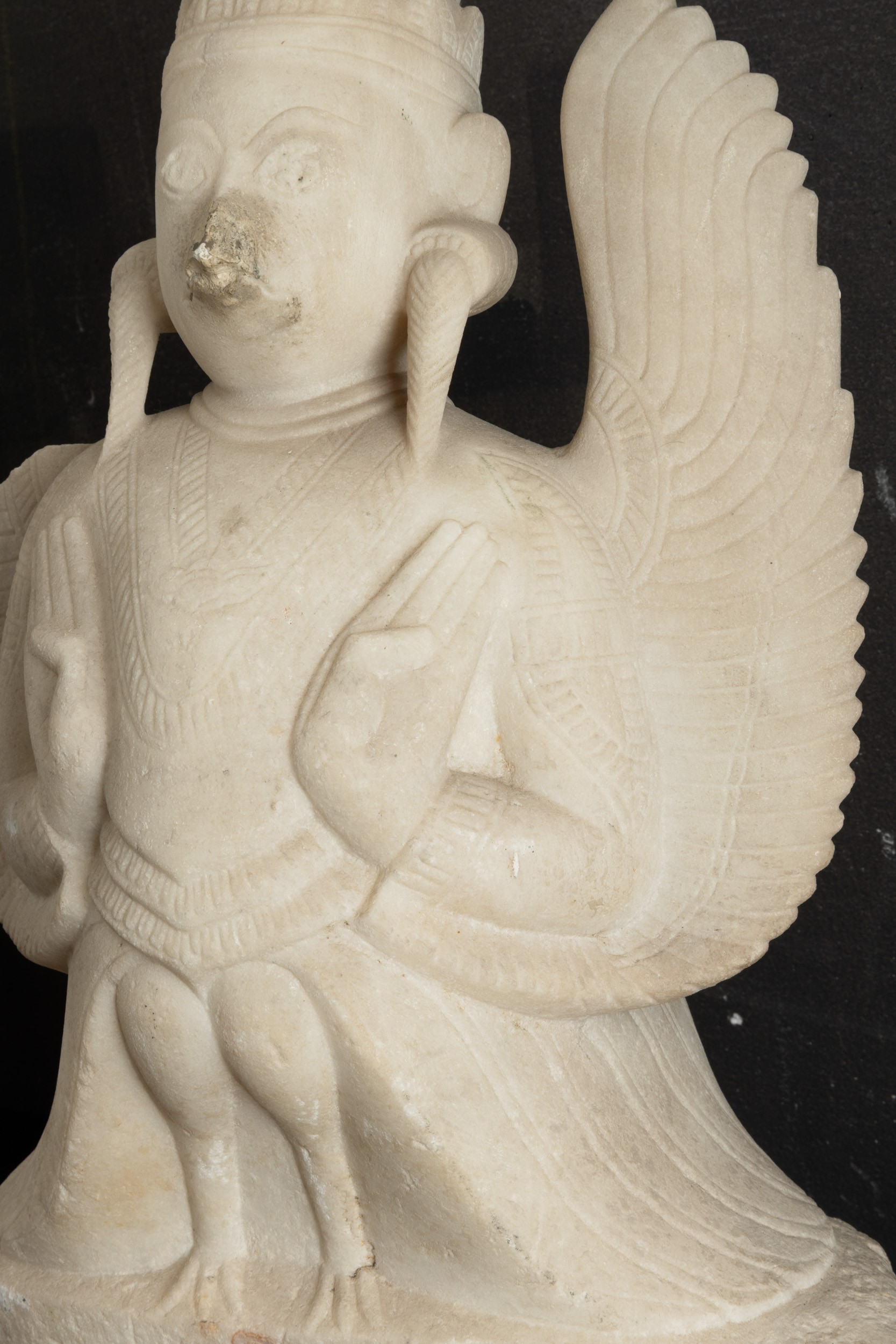 Figura di Buddha incoronato seduto, scultura in marmo, Birmania, XIX secolo