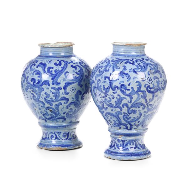 Coppia di vasi  Caltagirone, XVIII secolo 