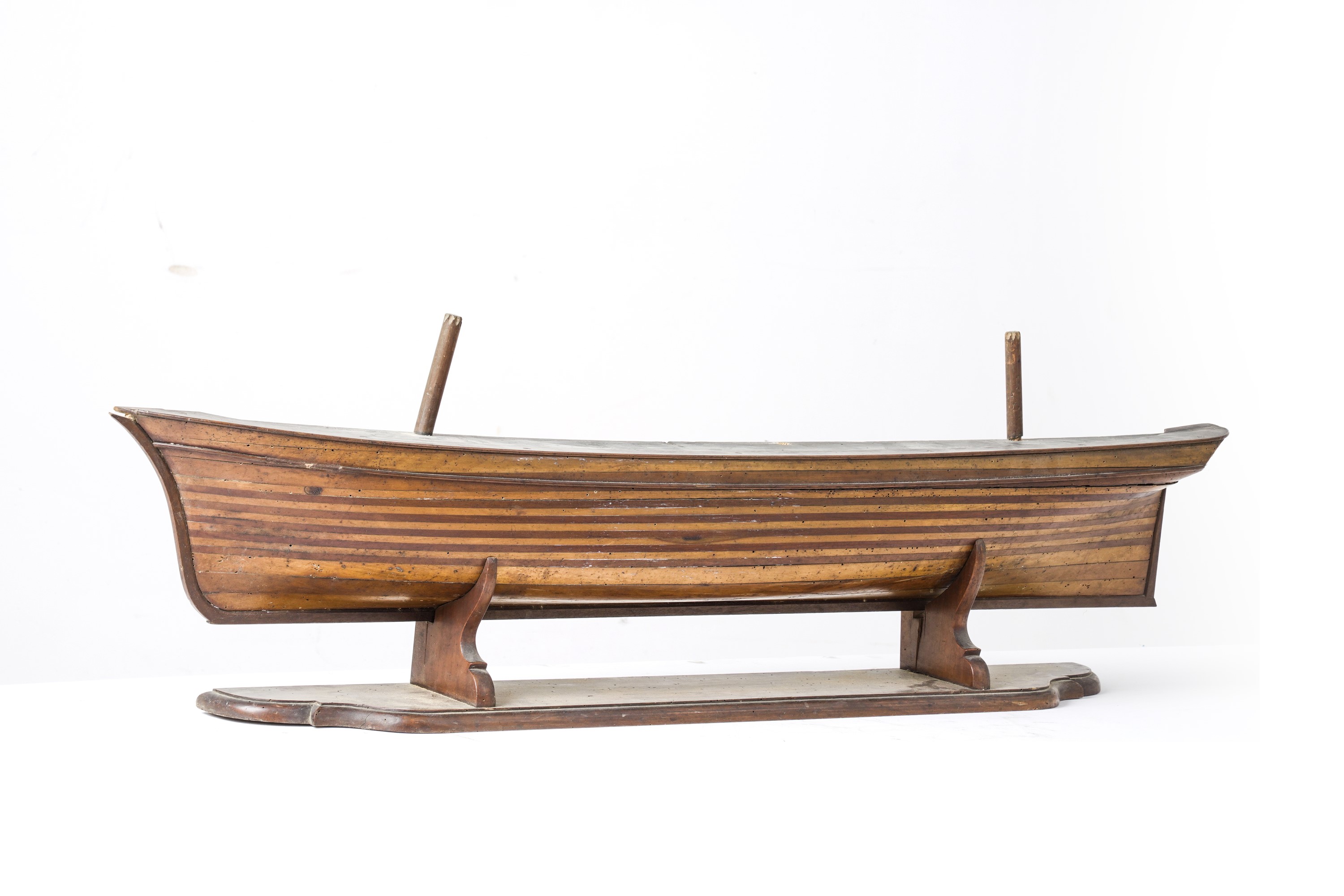 Mezzo scafo di brigantino, fine XIX secolo, legno e metallo, cm 140X17X29
