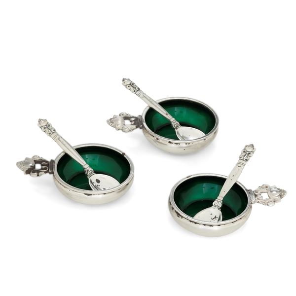 Tre salini con cucchiaio. George Jensen, Danimarca, XX secolo