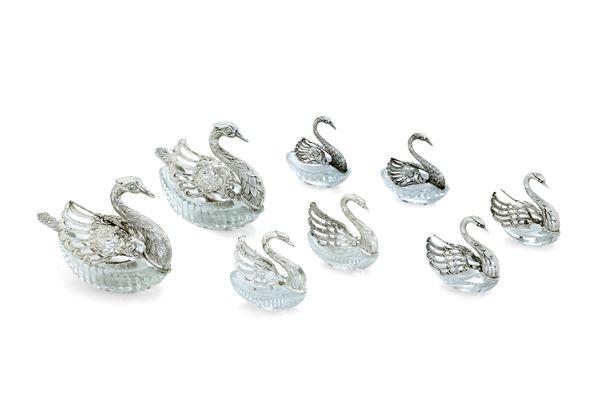 Due formaggiere e sei salini a guisa di cigno. Argenteria toscana del XX secolo, argentiere Emilio Panzanani