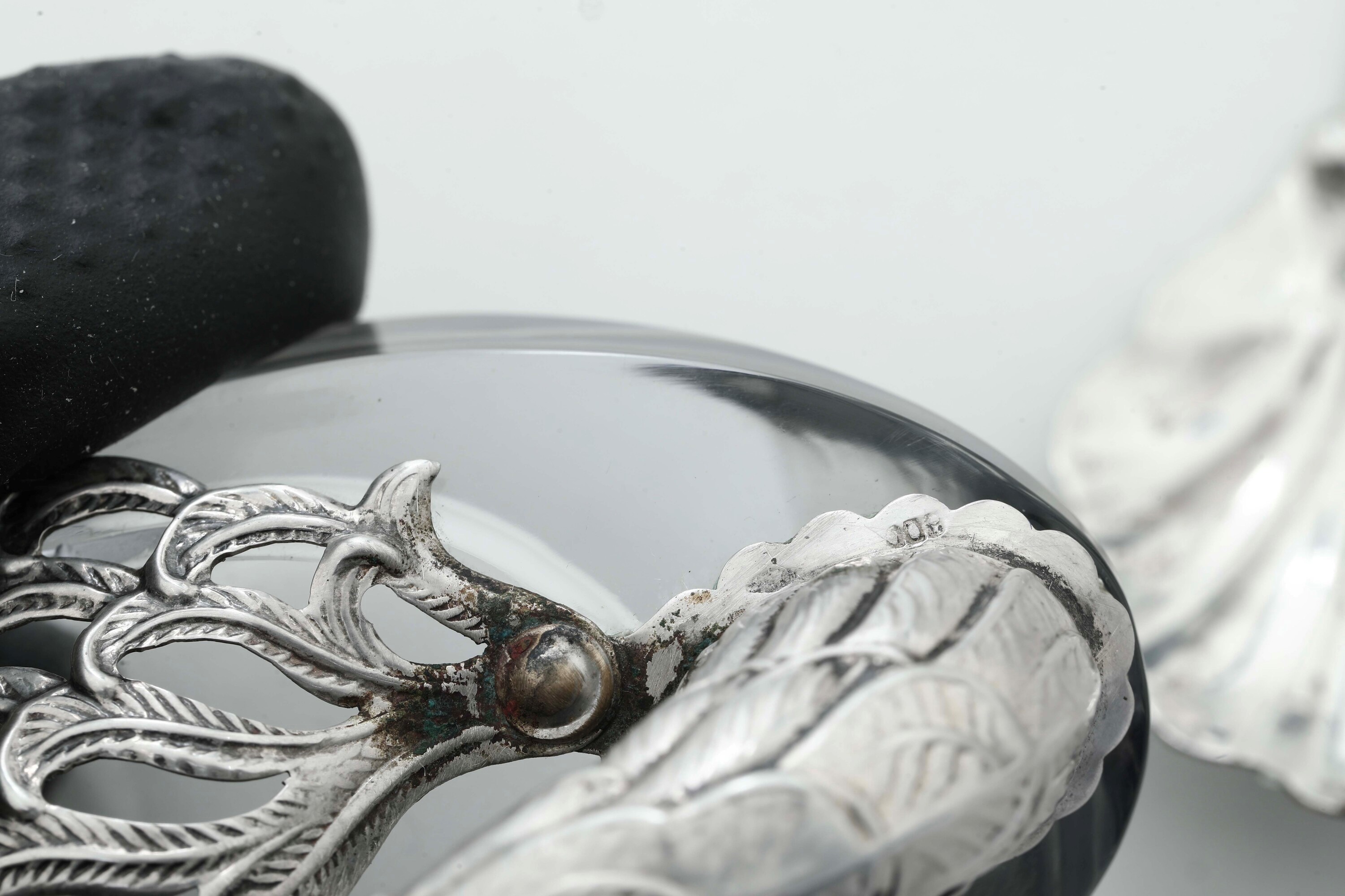 Due Formaggiere e Sei Salini a Guisa di Cigno. Argenteria Toscana del XX Secolo, Argentiere Emili...
