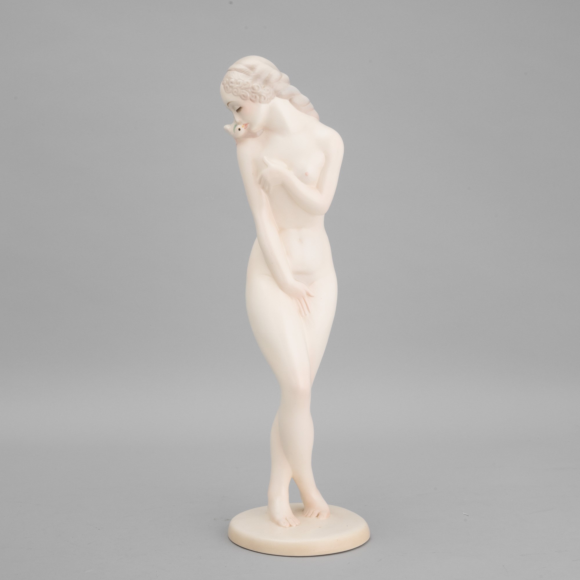 Sandro Vacchetti - Scultura di nudino con colomba in terraglia