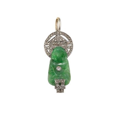 Pendente con giadeite incisa e diamanti, montatura in platino