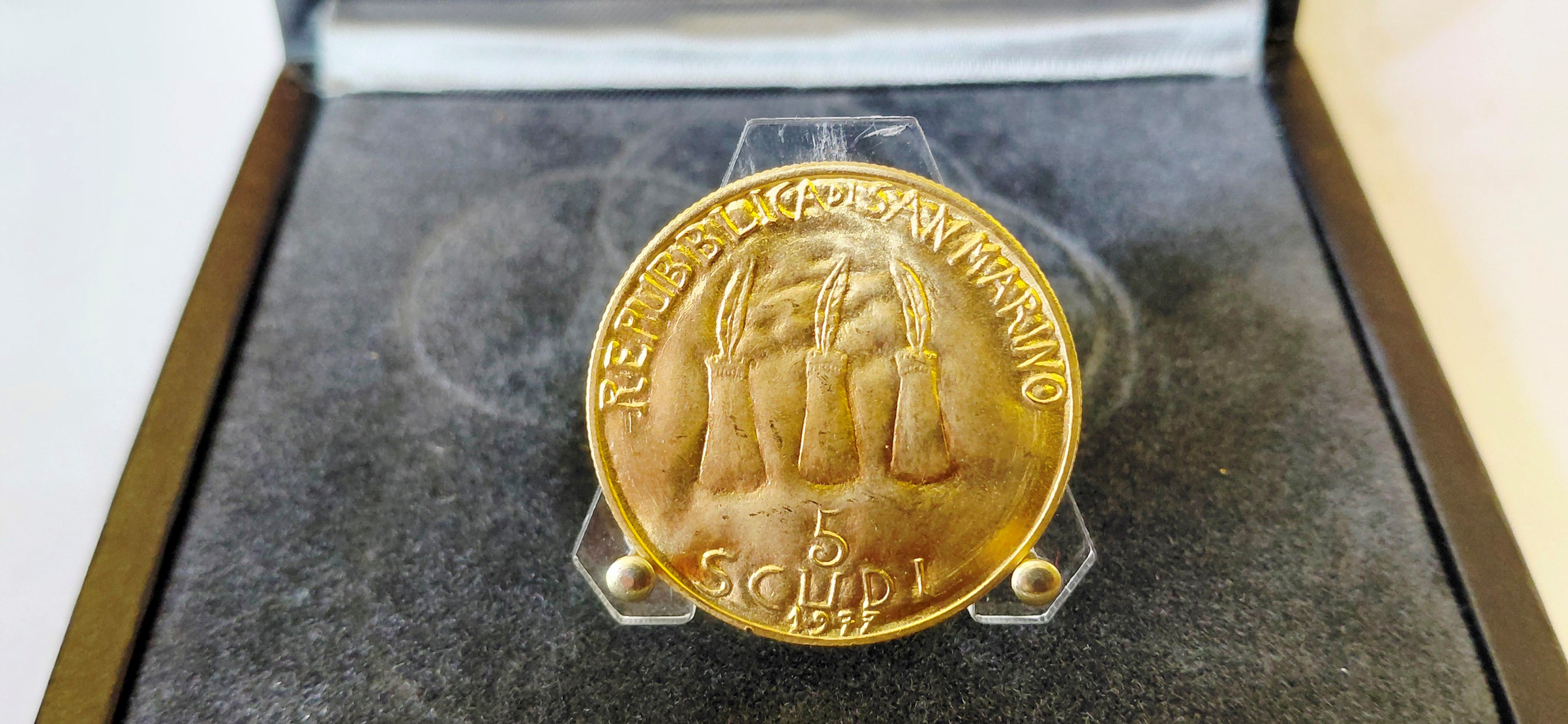 San Marino, 5 Scudi, 1977, oro 917