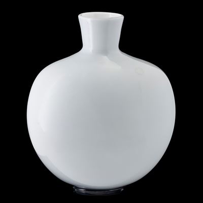 Venini, Vaso a fiasca Murano (1986), vetro soffiato incamiciato lavanda, piede applicato