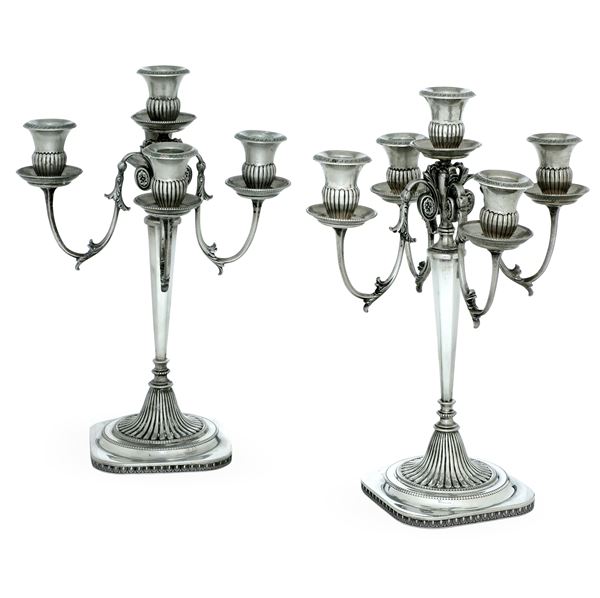Coppia di candelabri a cinque fiamme. Argenteria italiana del XX secolo