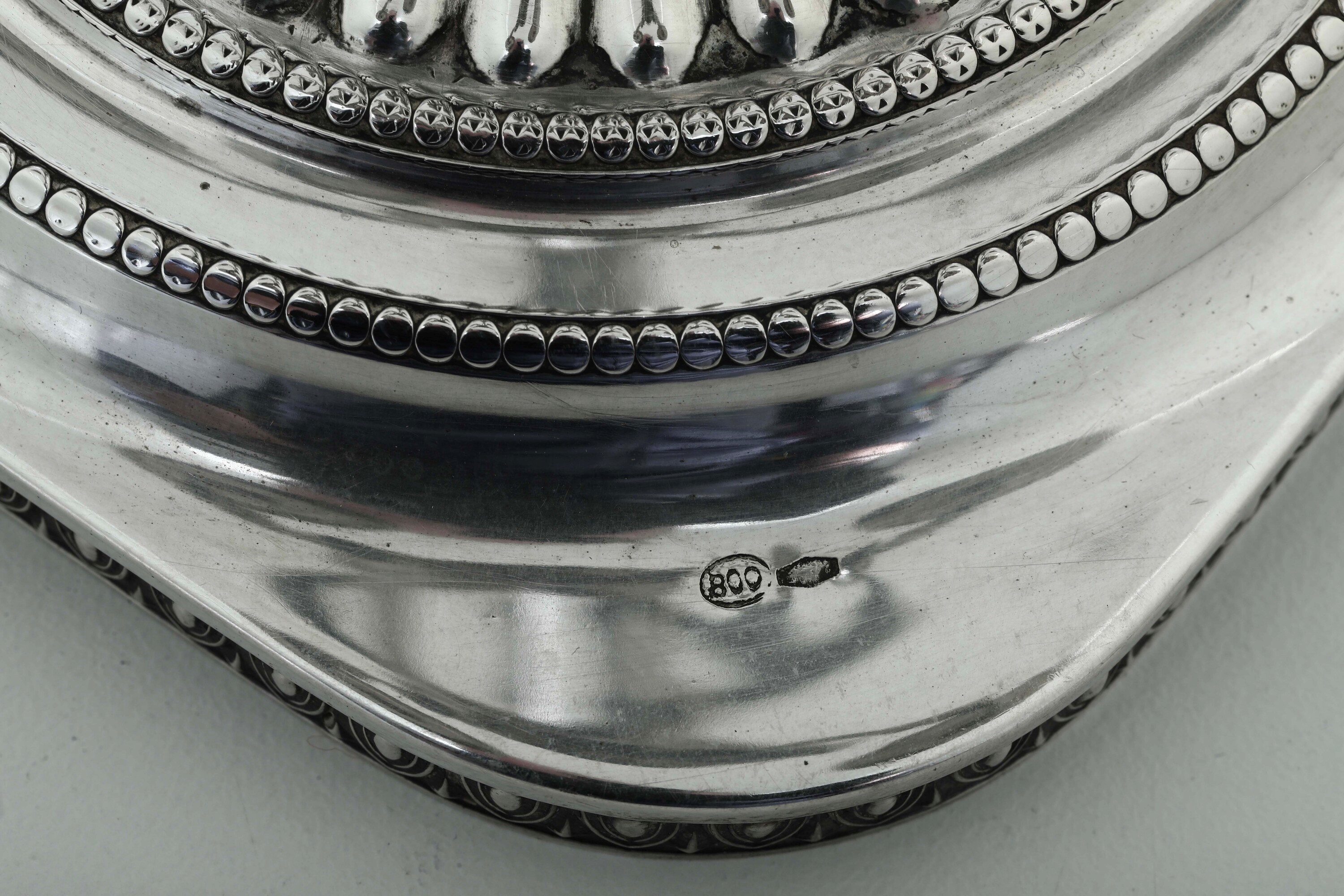 Coppia di Candelabri a Cinque Fiamme. Argenteria Italiana del XX Secolo
