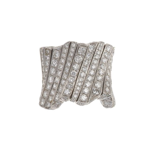 Damiani. Anello "Sahara" con diamanti taglio brillante per ct 4.00 circa