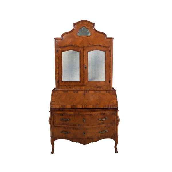 Trumeau in legno lastronato. XX secolo