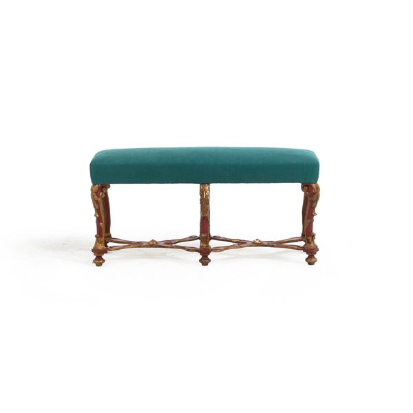 Panchetta in legno intagliato