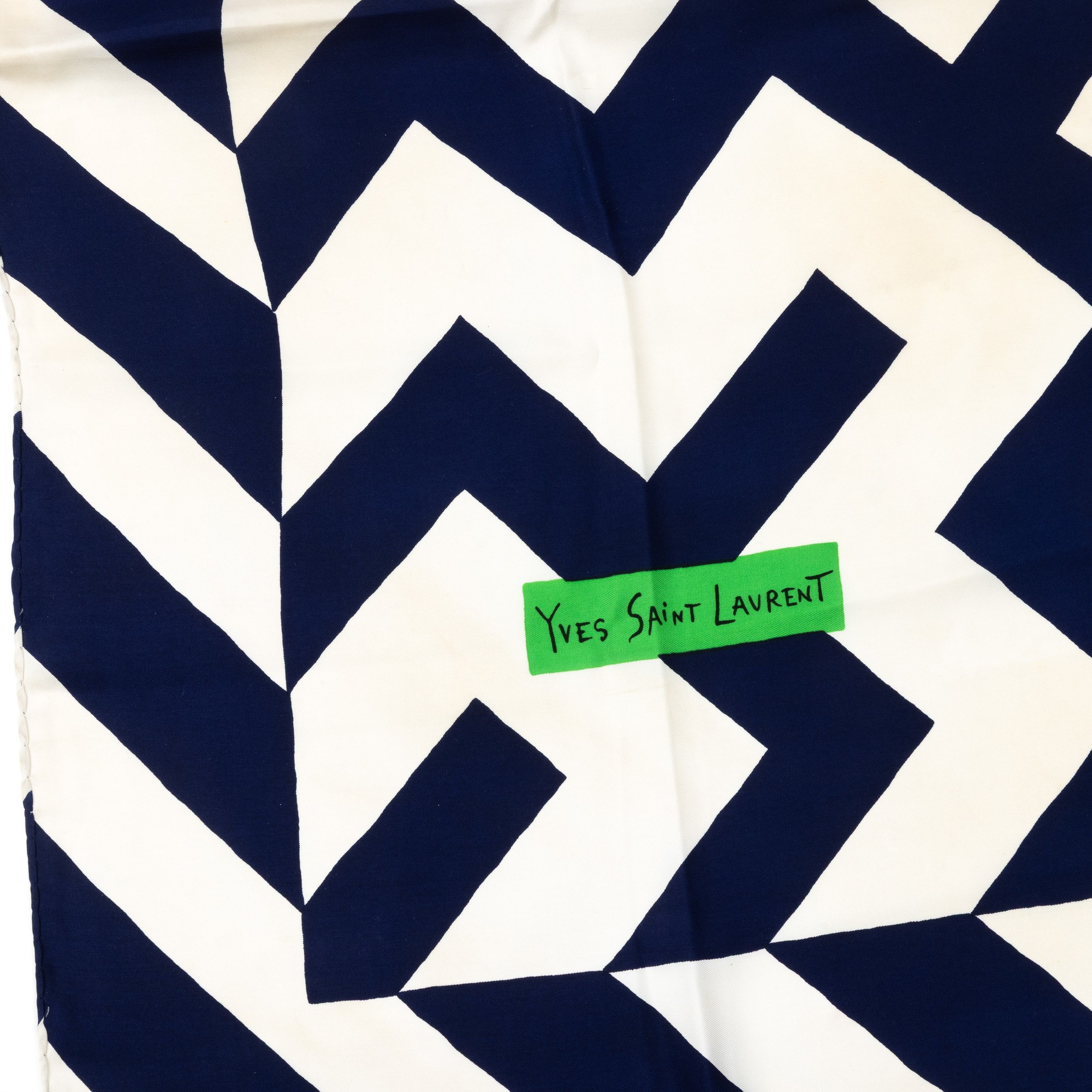 Yves Saint Laurent, Foulard