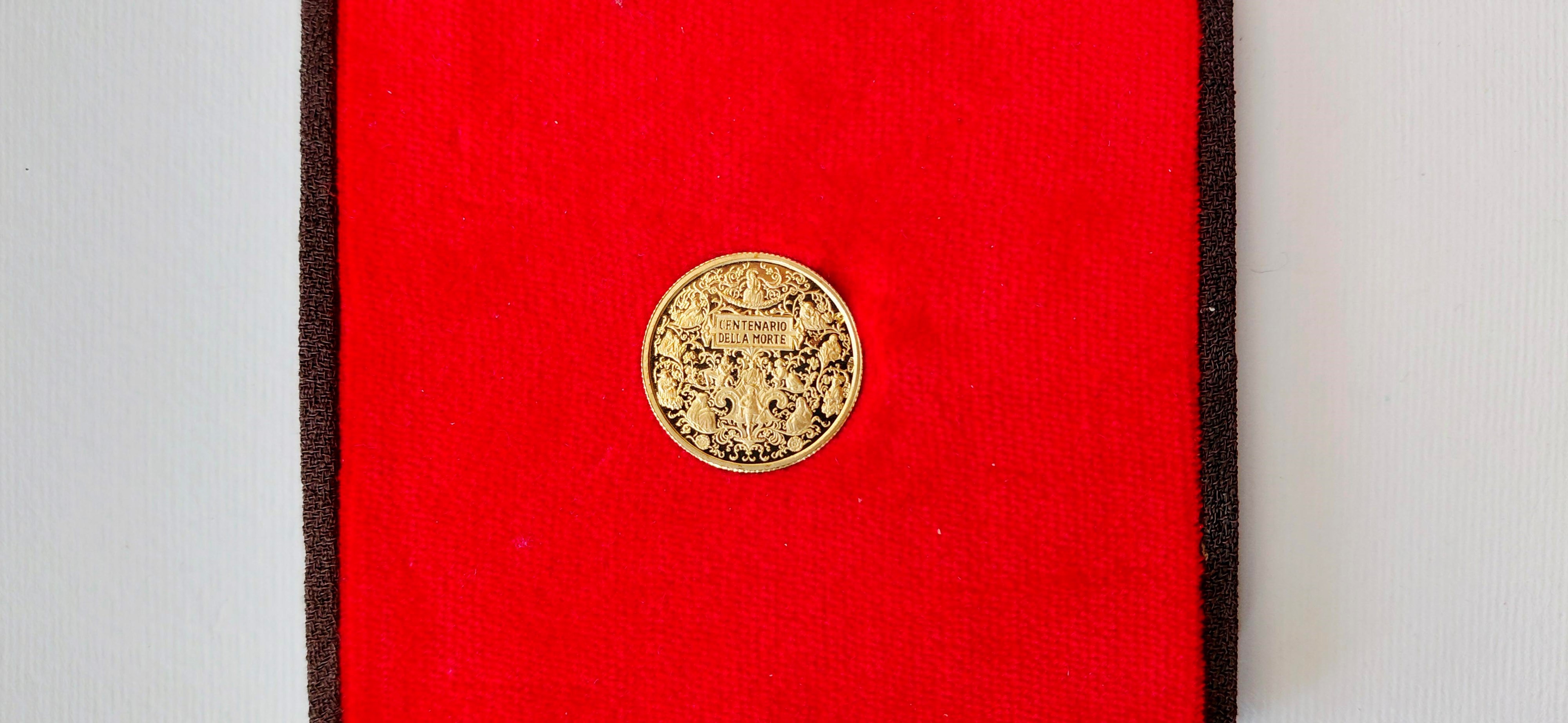 REPUBBLICA ITALIANA, Medaglia in oro commemorativa del centenario della morte di Alessandro Manzo...