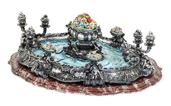 Centrotavola. Argenteria milanese del XX secolo. Firmato e datato Pradella 1935