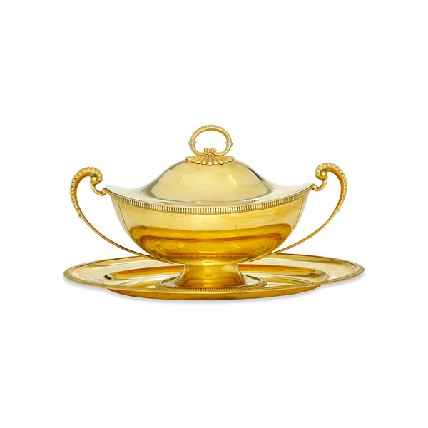 Zuppiera con presentoire. Argenteira milanese del XX secolo, bollo con fascio littorio in uso dal 1935 al 1945. Argentiere S.AN FABBRICA ITALIANA ARGENTERIE