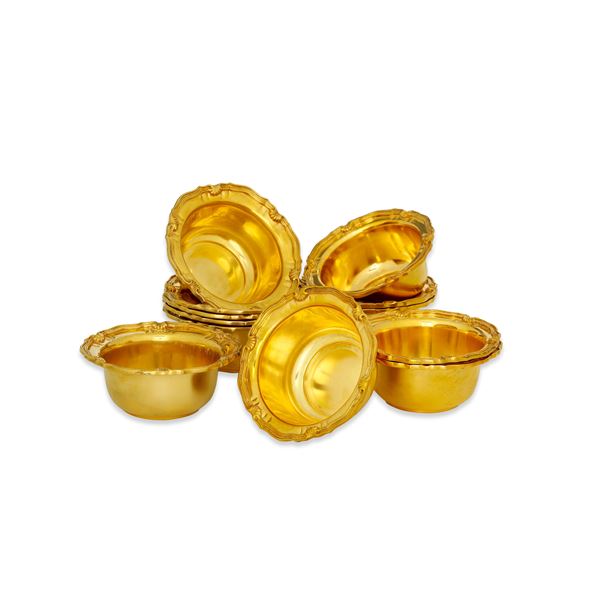 Dodici coppette. Argenteria milanese del XX secolo. Sei argentiere Genazzi per Chiappe Genova e sei argentiere Ferruccio Cravenna