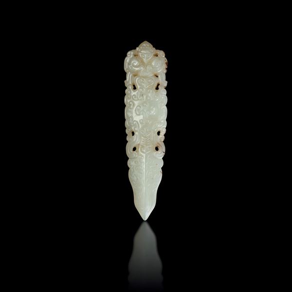 Eelemento in giada bianca traforata con decori geometrici, Cina, Dianstia Qing, XIX secolo