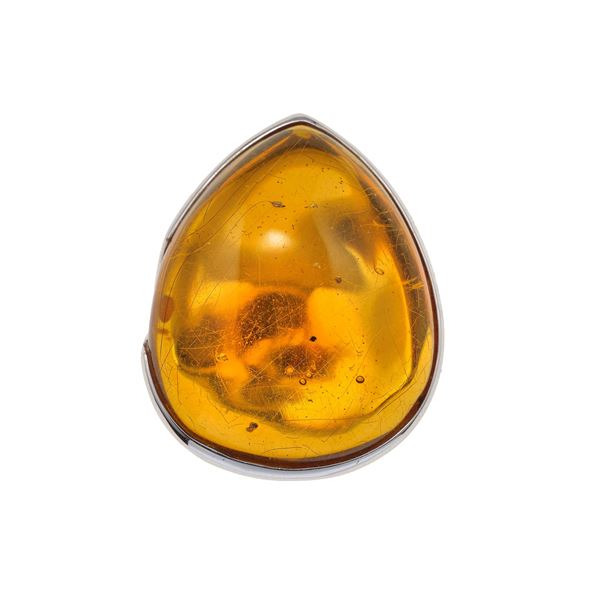 Anello con resina