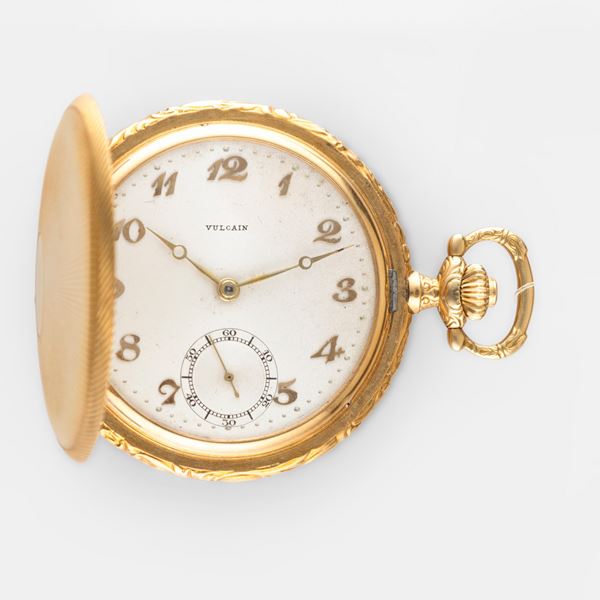 Vulcain - Savonette in oro giallo 18k con cassa decorata, quadrante argentè guillochè concentrico numeri e lancette Breguet, carica manuale 49 mm, peso 69 g