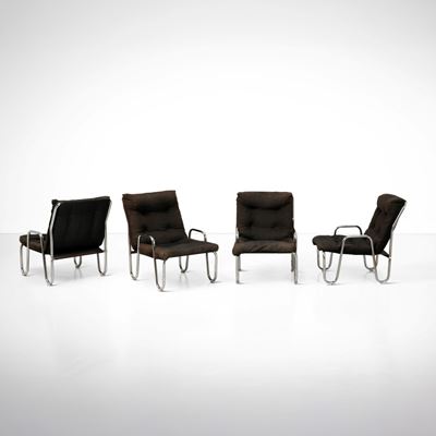 Quattro poltroncine, struttura in metallo tubolare cromato e rivestimento in tessuto (produzione ...