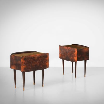 Due comodini, legno con impiallacciatura di radica e piano in vetro colorato, Italy, circa 1950