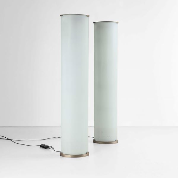 Due lampade da terra mod. Pirellone