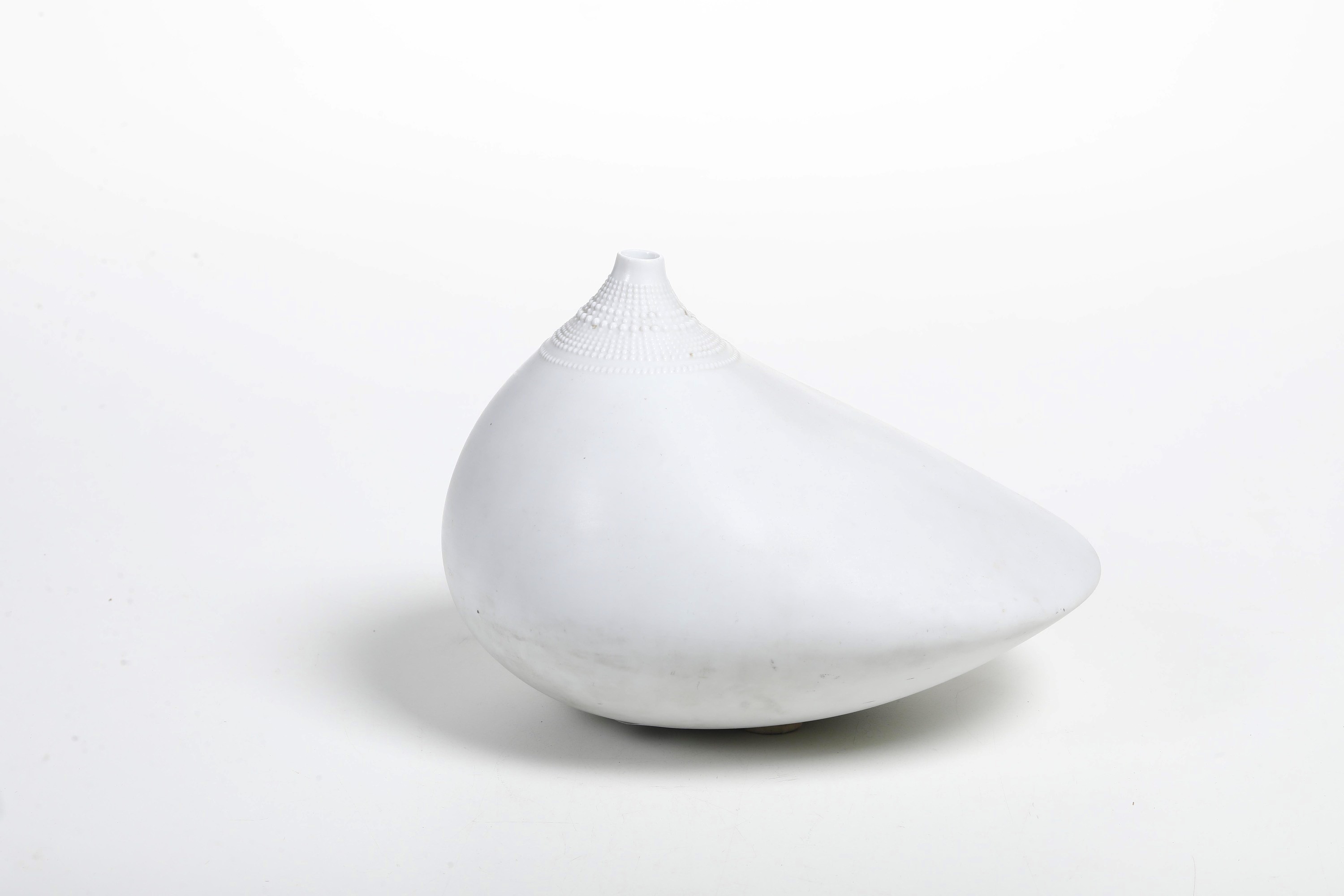 Tapio Wirkkala, Vaso 'Pollo', porcellana biscuit, Germania, 1962