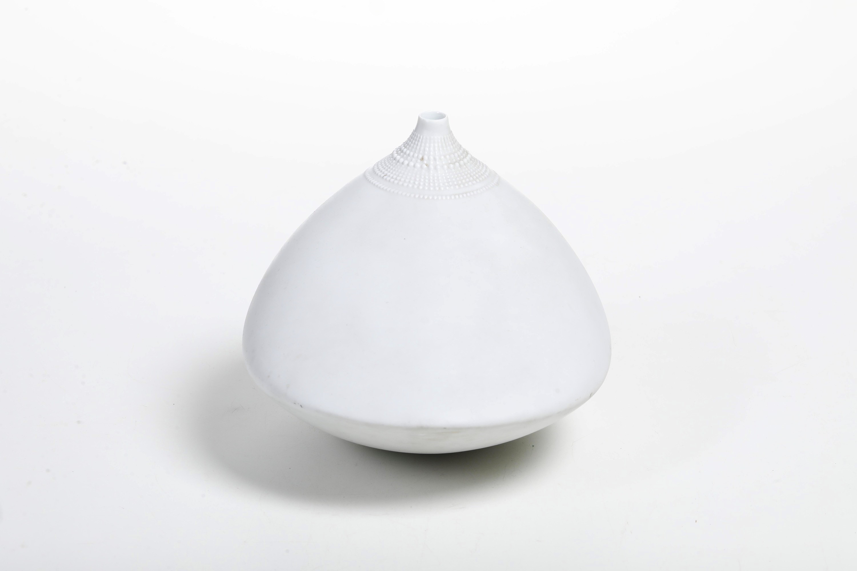 Tapio Wirkkala, Vaso 'Pollo', porcellana biscuit, Germania, 1962