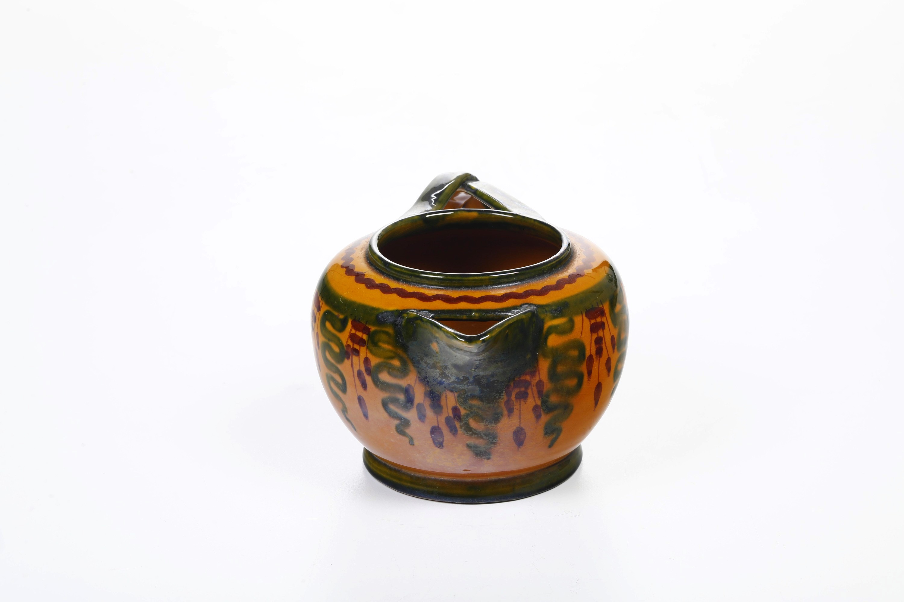 Bottega Santucci, Piccolo versatoio in maiolica