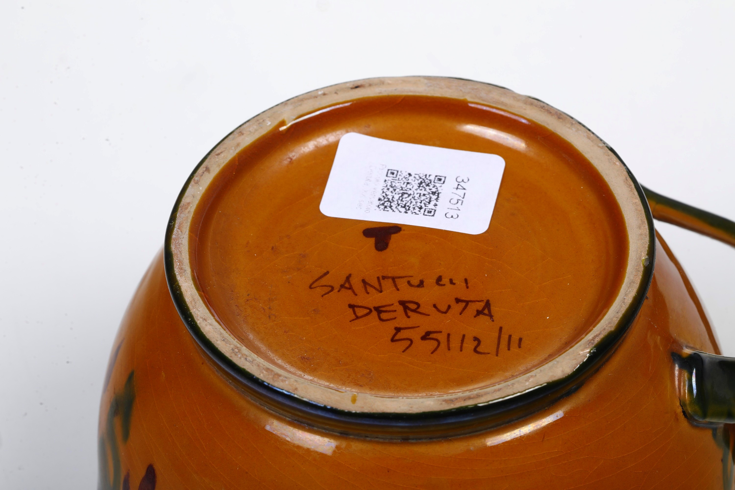 Bottega Santucci, Piccolo versatoio in maiolica