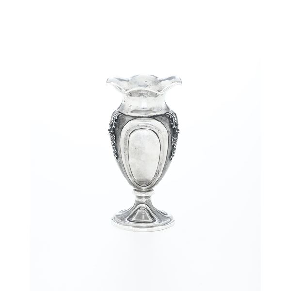 Vaso. Argenteria italiana del XX secolo, argentiere 	Fabbrica Argenteria F.lli Borzoni, Vercelli