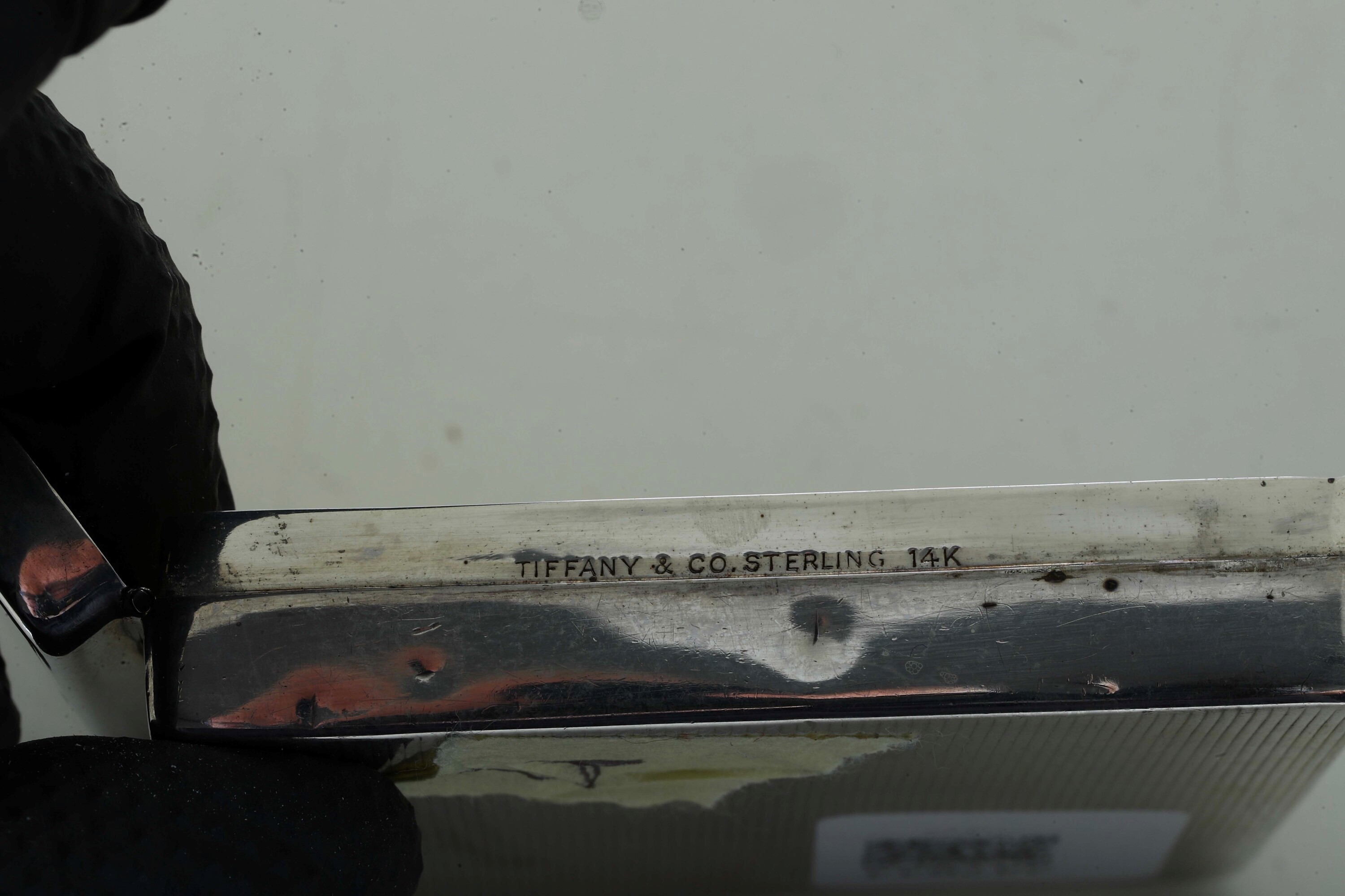 Tiffany, Porta sigarette Art Decò in argento 925, oro e ametiste, USA, prima metà del XX secolo