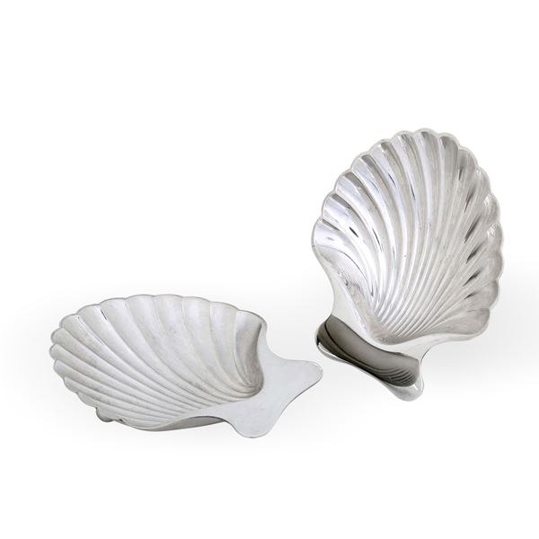 Coppia di saliere a conchiglia. Tiffany, U.S.A., XX secolo
