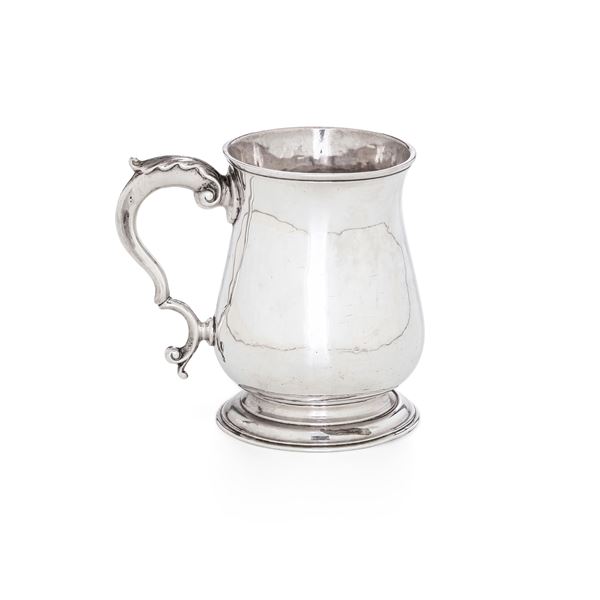 Mug. Londra, 1763. Marchi abrasi di difficile lettura