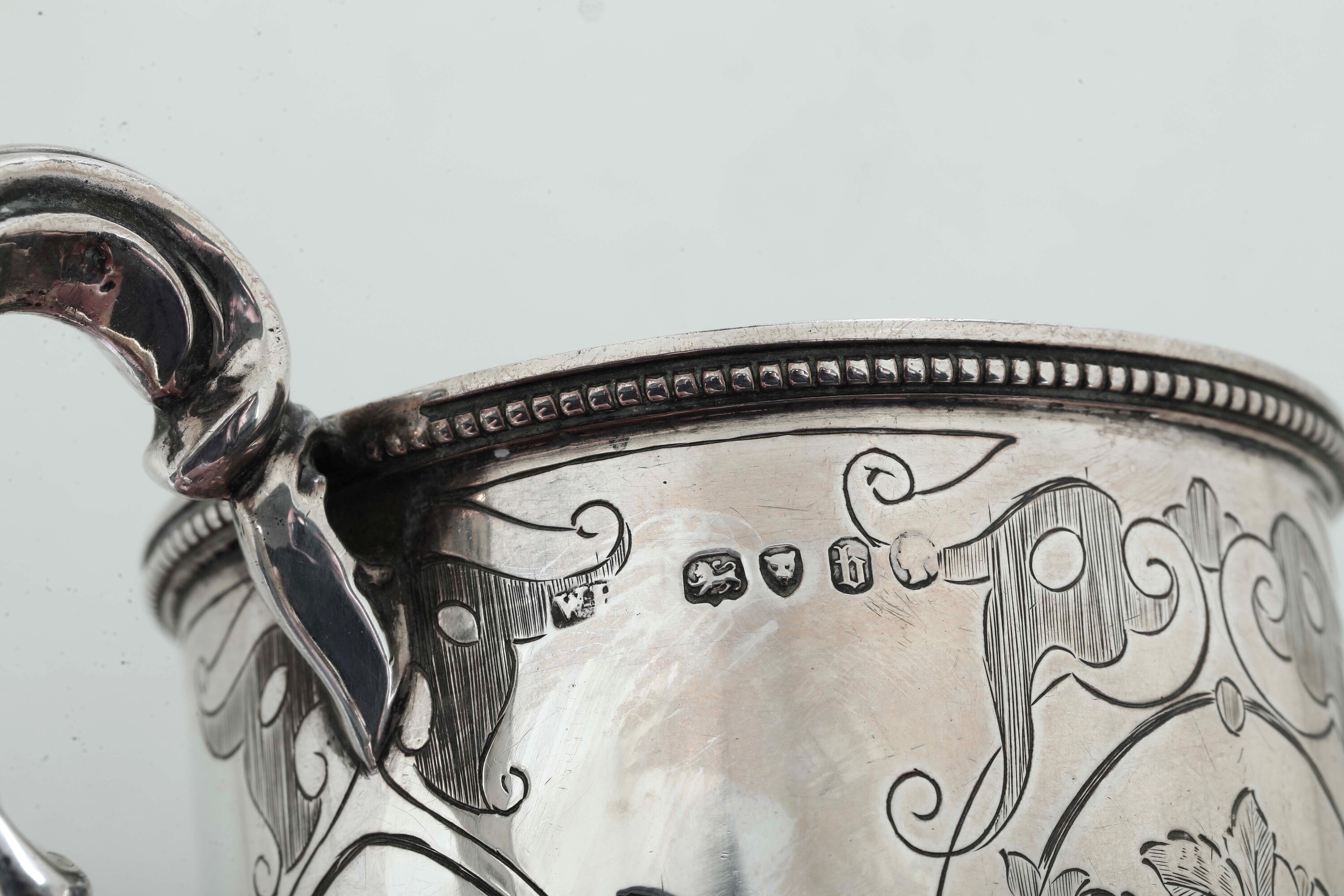 Mug. Londra, 1857. Marchio Dell'argentiere Parziale di Difficile Interpretazione