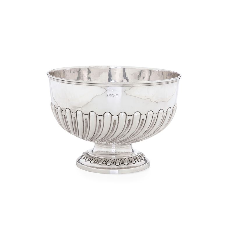 Bowl. Chester, 1908. Marchio dell'argentiere consunto di difficile lettura