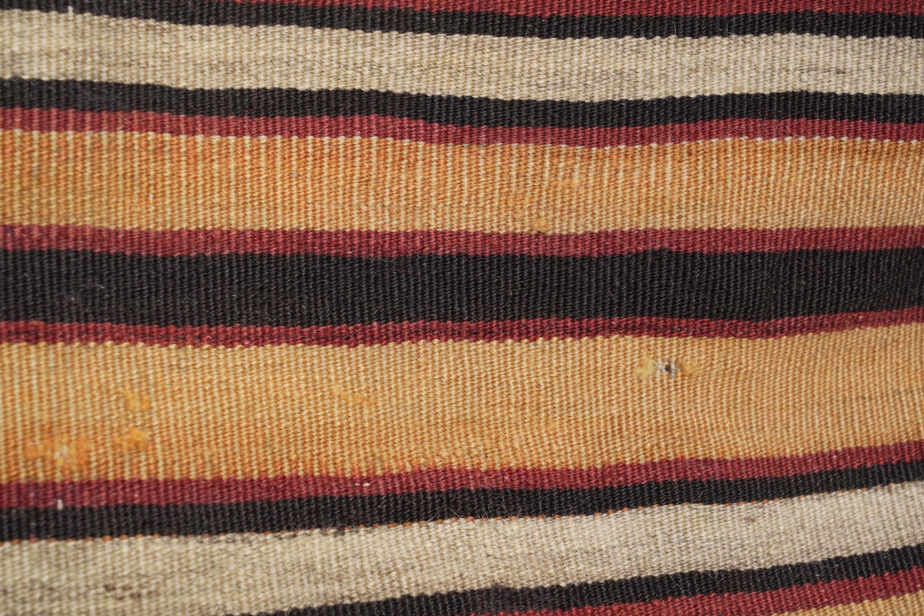 Borsa Shasavanh ricamata, Sud Persia, inizio XX secolo, cm 65x62