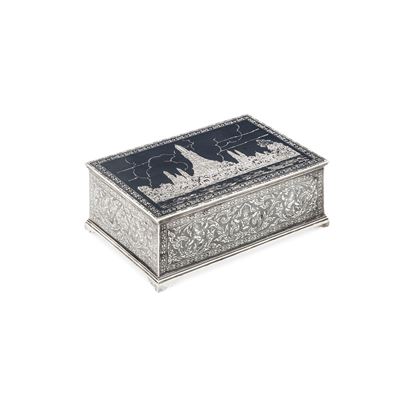 Scatola rettangolare Siam, Argento sbalzato fuso e niellato, XX secolo