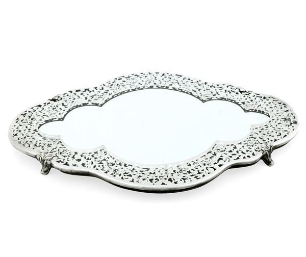 Présentoir con bordo traforato e specchio. Argenteria italiana del XX secolo